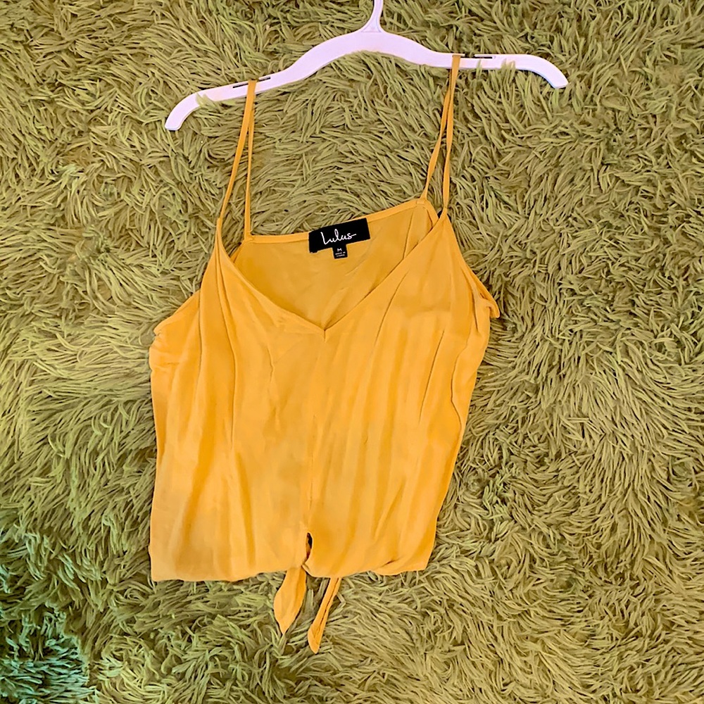 Medium yellow Lulus tank